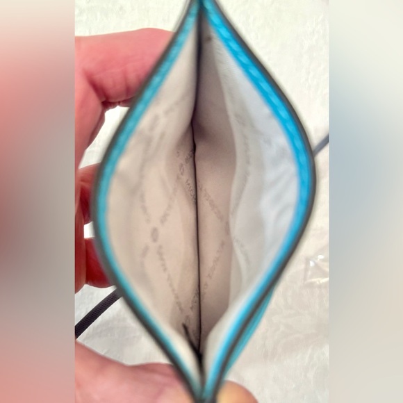 🩵 Michael Kors Card Holder - Picture 3 of 9